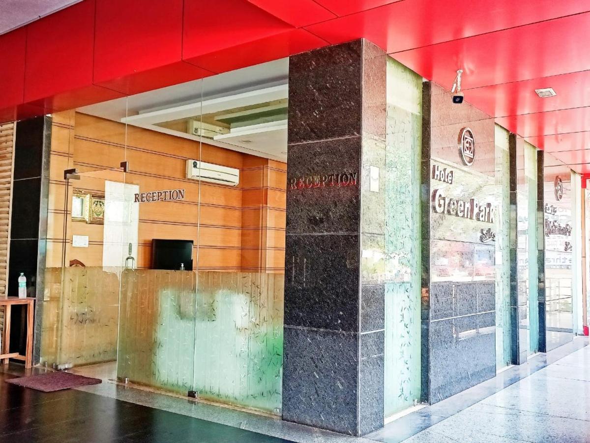 Hotel Green Park Suites Manipal Bagian luar foto