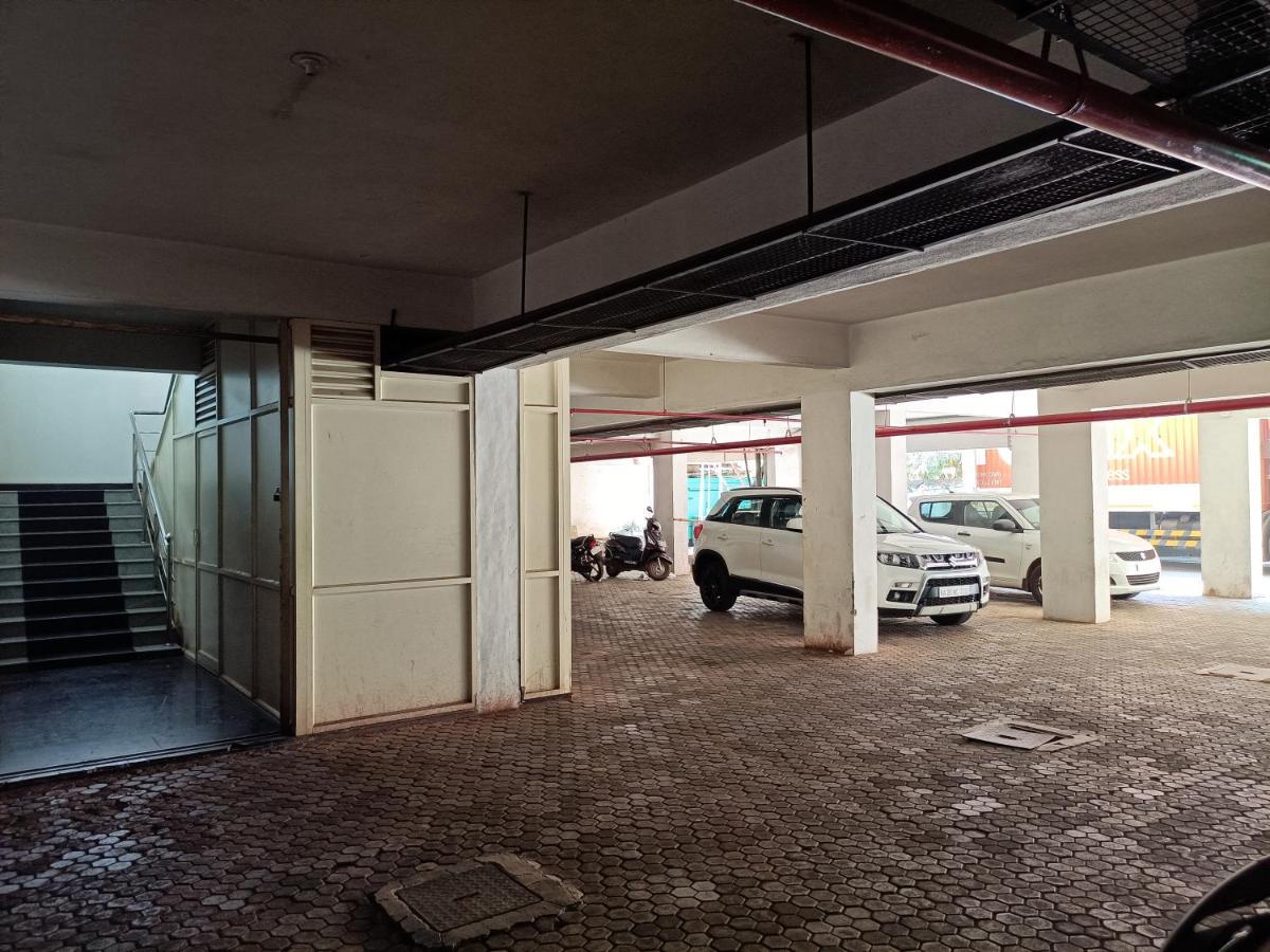 Hotel Green Park Suites Manipal Bagian luar foto
