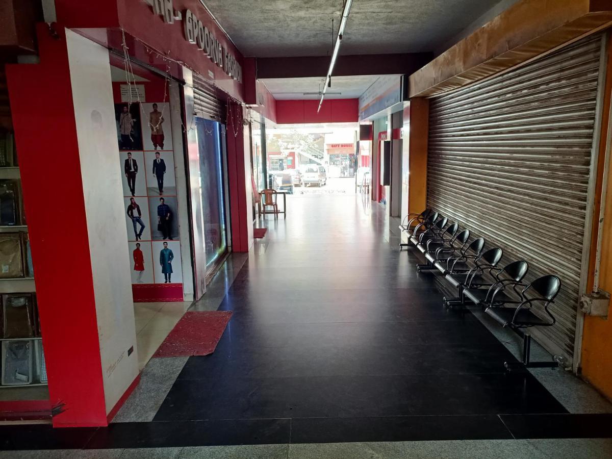 Hotel Green Park Suites Manipal Bagian luar foto