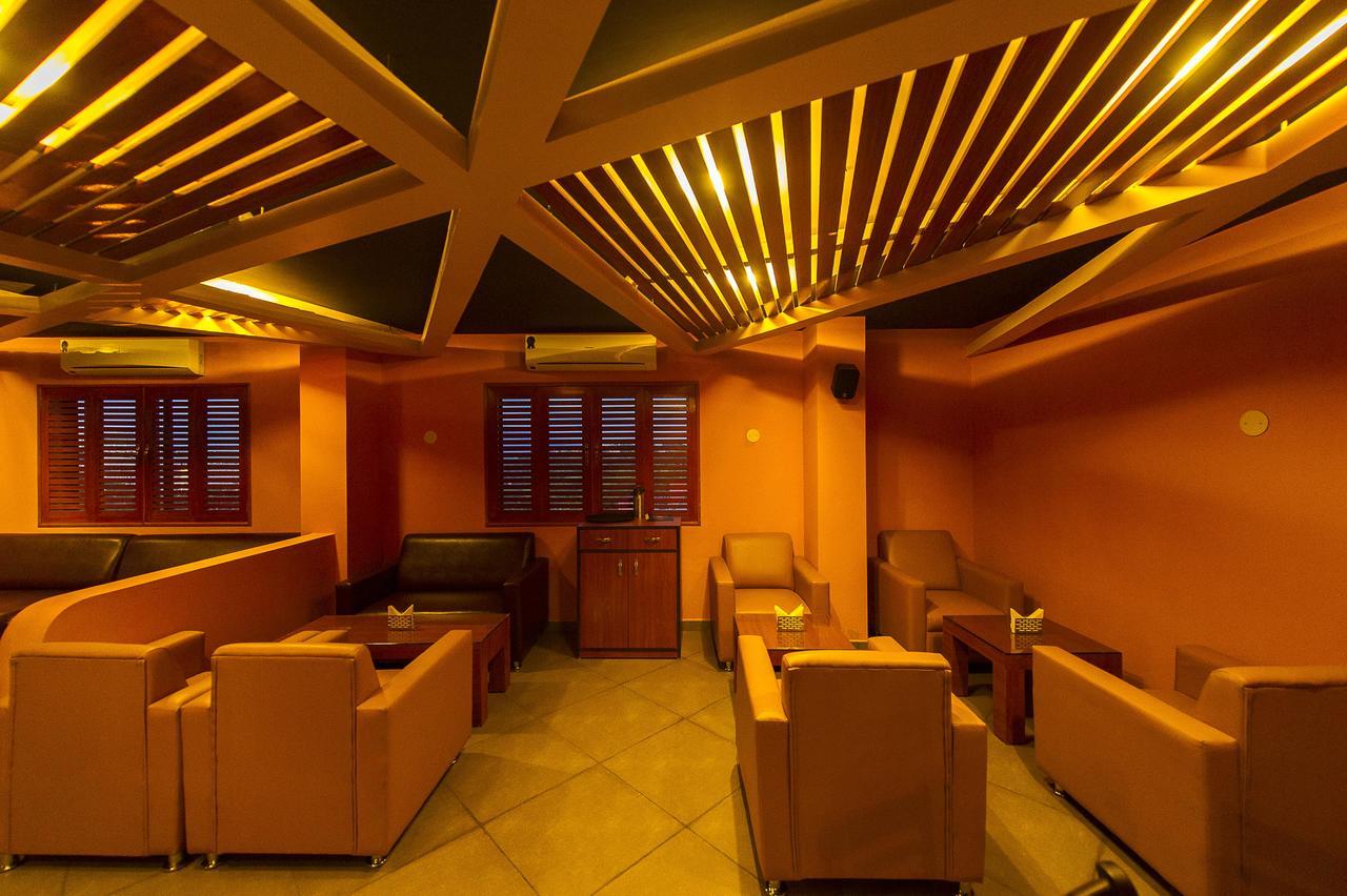 Hotel Green Park Suites Manipal Bagian luar foto